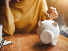 錢存哪家銀行賺最多？13家數位帳戶優惠比一比，最高活存利率喊2％！