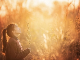 當身體病痛看不好時，該怎麼辦？她十年來求神問卜、祈禱算命，最後無論人鬼神，都給「這個」答案！