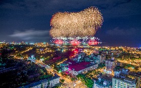 花蓮國慶2萬顆焰火點亮夜空   36分鐘美麗不停歇