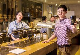 茶閣里的貓眼石》他把台灣服務業精髓  複製到對岸 文青勇闖上海灘  變身高價茶飲銷售推手