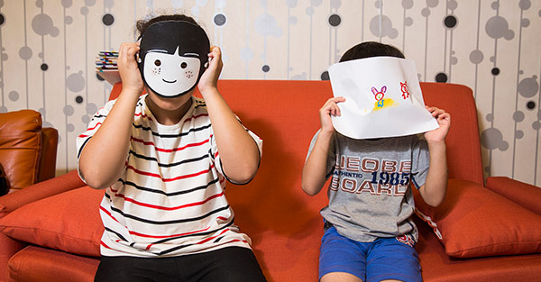 惡劣！逼3歲兒吃辣油睡廁所、撞牆毆致死，狠父判14年母4年…三分鐘看台灣兒虐多嚴重