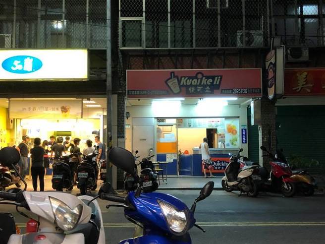 50嵐夾殺下仍屹立不搖 網友淚推這家元老級飲料店