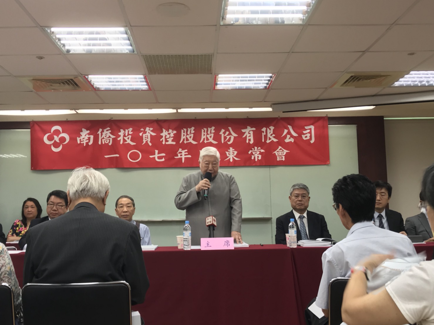 靠肥皂起家 南僑陳飛龍憑什麼喊出年營收200億目標？