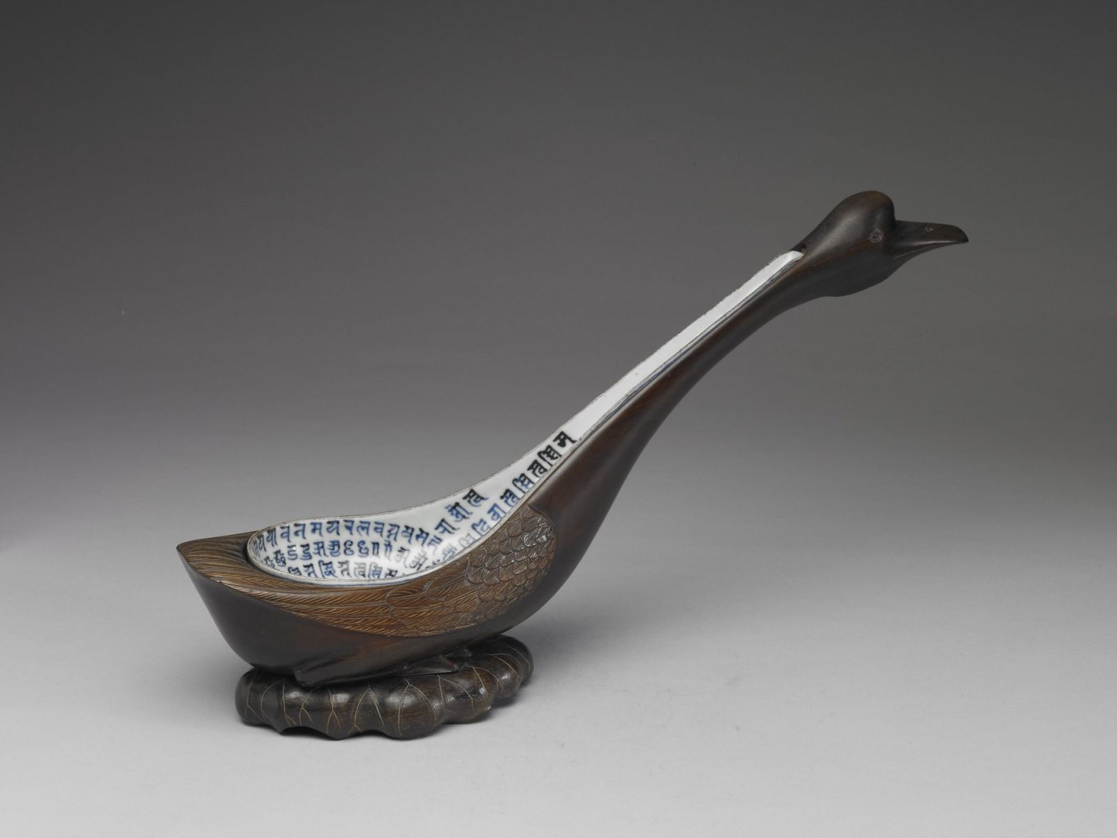 要用哪支喝珍奶？故宮小編推4古代湯匙 網友笑翻求同款