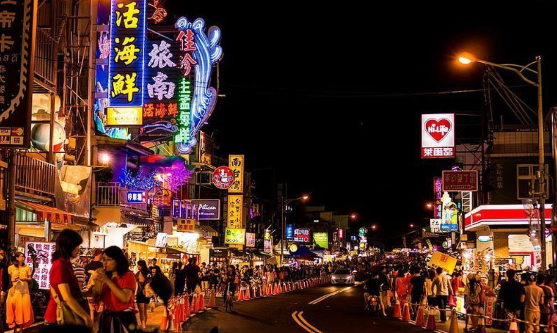 就愛去墾丁！老外4個月刷了1.5億台灣人看傻