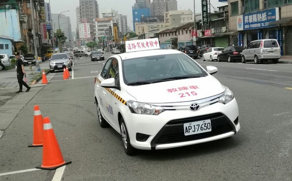 南北駕訓班價格差很大？網曝這裡最便宜