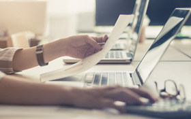 沒錢繳保費想解約！小心這五大損失