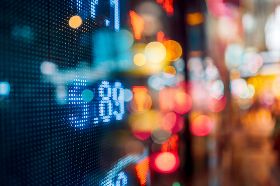 台股遭空軍襲擊後 投資人短中長線該如何布局？