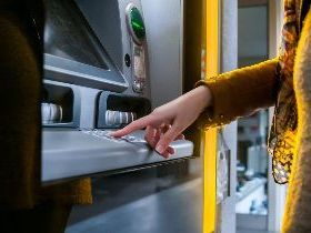 你也能靠臉吃飯！免用金融卡還有這三種領錢方式
