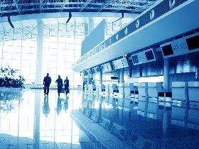 遇到航空公司罷工怎麼辦？一張圖秒懂15家旅遊不便險賠不賠！