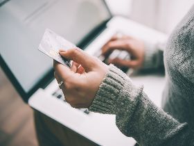 報稅看過來》刷哪張卡繳稅最划算？23家銀行優惠比一比