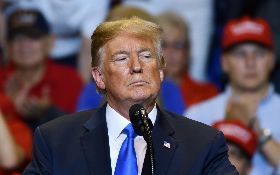 川普再度抨擊Fed主席鮑爾：「我選他一點都不開心」