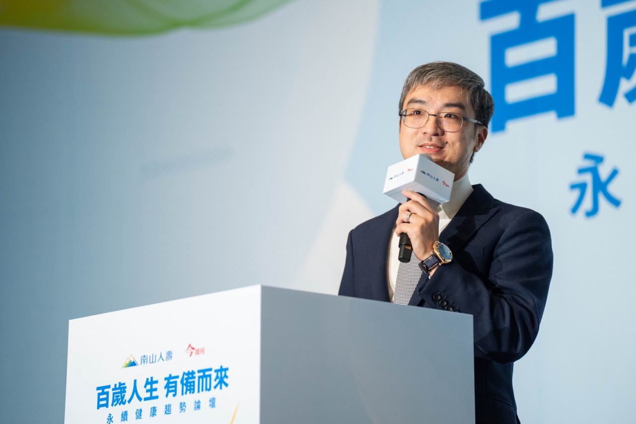 三商壽出售案有興趣？尹崇堯：專注做好南山的事！百歲人生怎麼做準備：要當保戶的健康配速教練