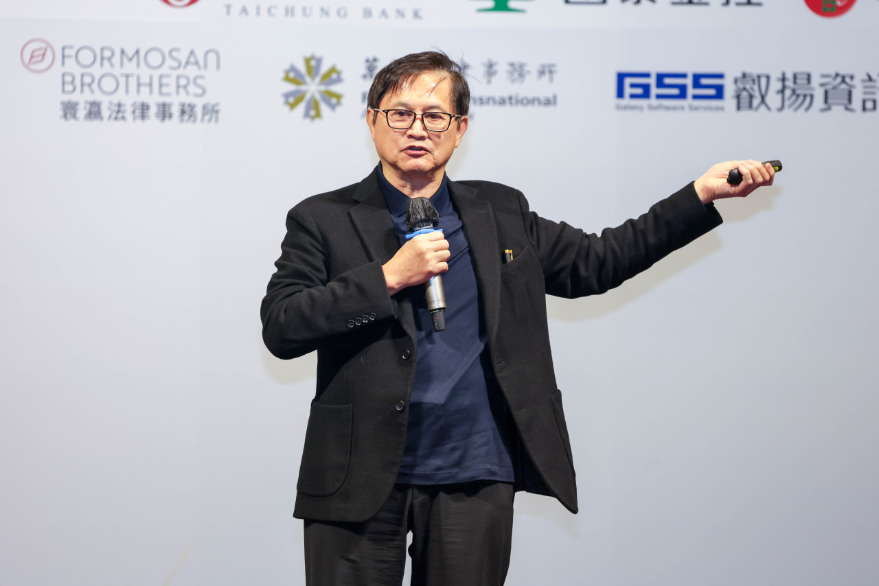 台灣要認份走向核綠共存！童子賢喊冷氣該開就開，它們才須減碳...看地緣政治：中國和全球像牙齒牙齦難扯開