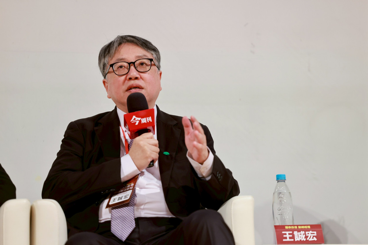 AI是泡沫還是工業革命？國泰投信王誠宏：維基百科就有答案！迎戰2026年可佈局「長天期債」