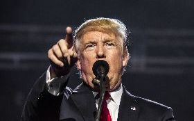 川普放話蘋果手機、筆電加稅10％  蘋概股不跌反漲的3原因