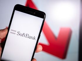 日第三大電信公司軟銀掛牌  首日跌破15％