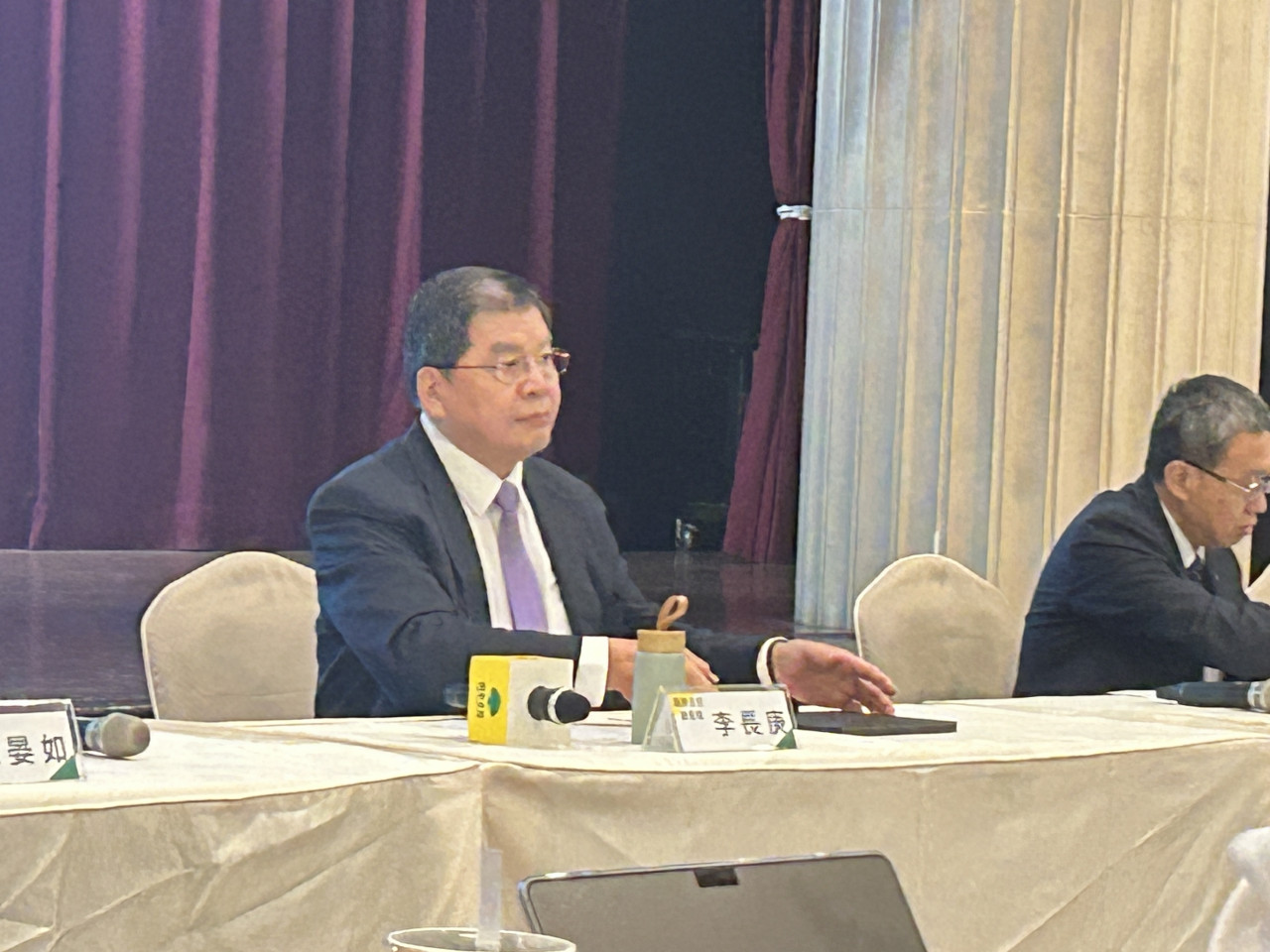 國泰金法說》李長庚喊台股明年3萬點不是夢，理由曝光！會有AI泡沫？「有擔心懷疑就不會過度狂熱」