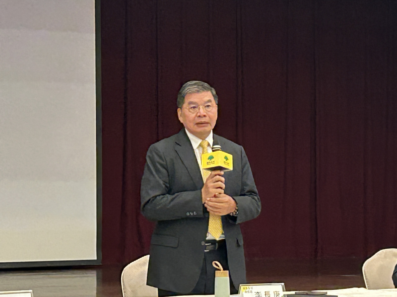 國泰金(2882)股利看漲還看跌？法說會親解：有2利多1變數！李長庚看實支實付漲價：樂觀其成