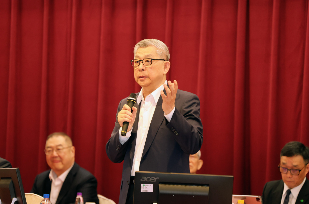 國泰金股價重返「百元金」，小股東敲碗ROE穩站12%？蔡宏圖喊「我股份比你多」非常重視繼續拚！