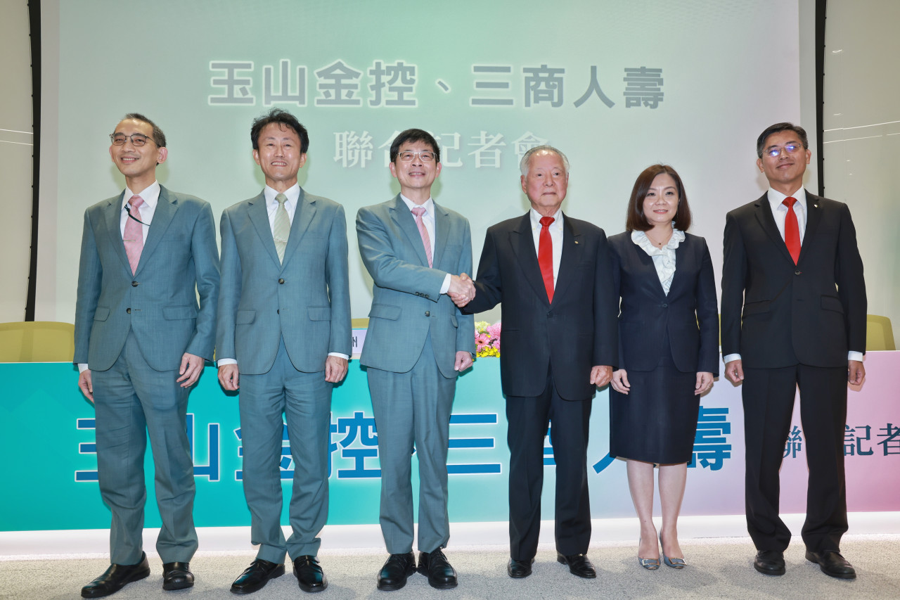 玉山金(2884)30元關卡守的辛苦…黃男州數度喊話能消疑慮？法人剖析後續2利多＋2利空