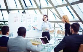 她在進修中完成轉型 從報導者變身諮商專家