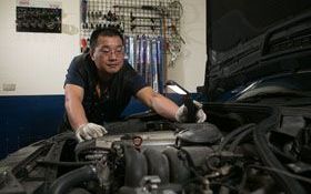 機油、水箱精、皮帶 前車主用多久誰知道？—蝦咪！剛買車就要進廠大保養