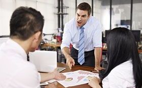 為什麼有人總是會被欺負？因為他不知道如何表達憤怒