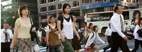 30歲前沒有百萬  40歲後苦日子報到—年紀愈大 貧窮感愈高 