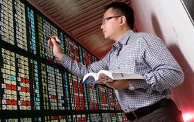 波段教父陳家豐》超越基本面與技術面局限 —與散戶對作 四步驟搏出千萬身價