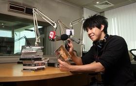 唱片行裡的西洋專輯也是好教材— 夜貓DJ Dennis：音樂無國界　英文歌詞直接、好記 