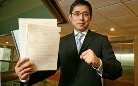 三商行邱光隆連抄八個月英文產品目錄—熟背關鍵字  補校生當上總經理  