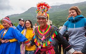 金曲創作歌手舒米恩 用音樂拉近世界的距離