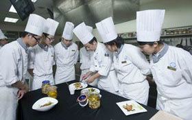 美容、食尚產業都需要金鐘「照」— 想開咖啡店請先補習保證班