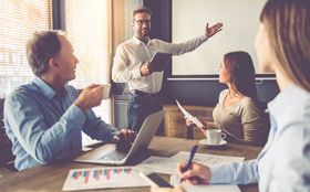 捨棄鋪陳，直接從結論開始講起