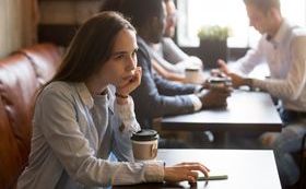 性格無趣，所以人緣極差