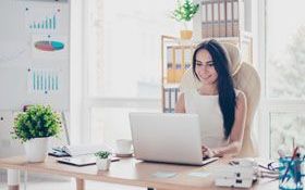 這世界的每個角落，都有人正在奮鬥