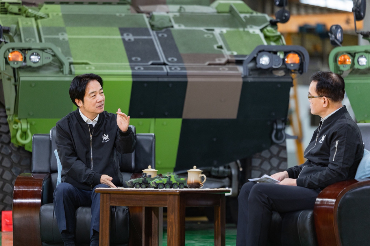 賴清德揭中國五大威脅、喊話藍白審1.25兆國防預算 ... 願赴立院國政報告，但「一問一答」違憲