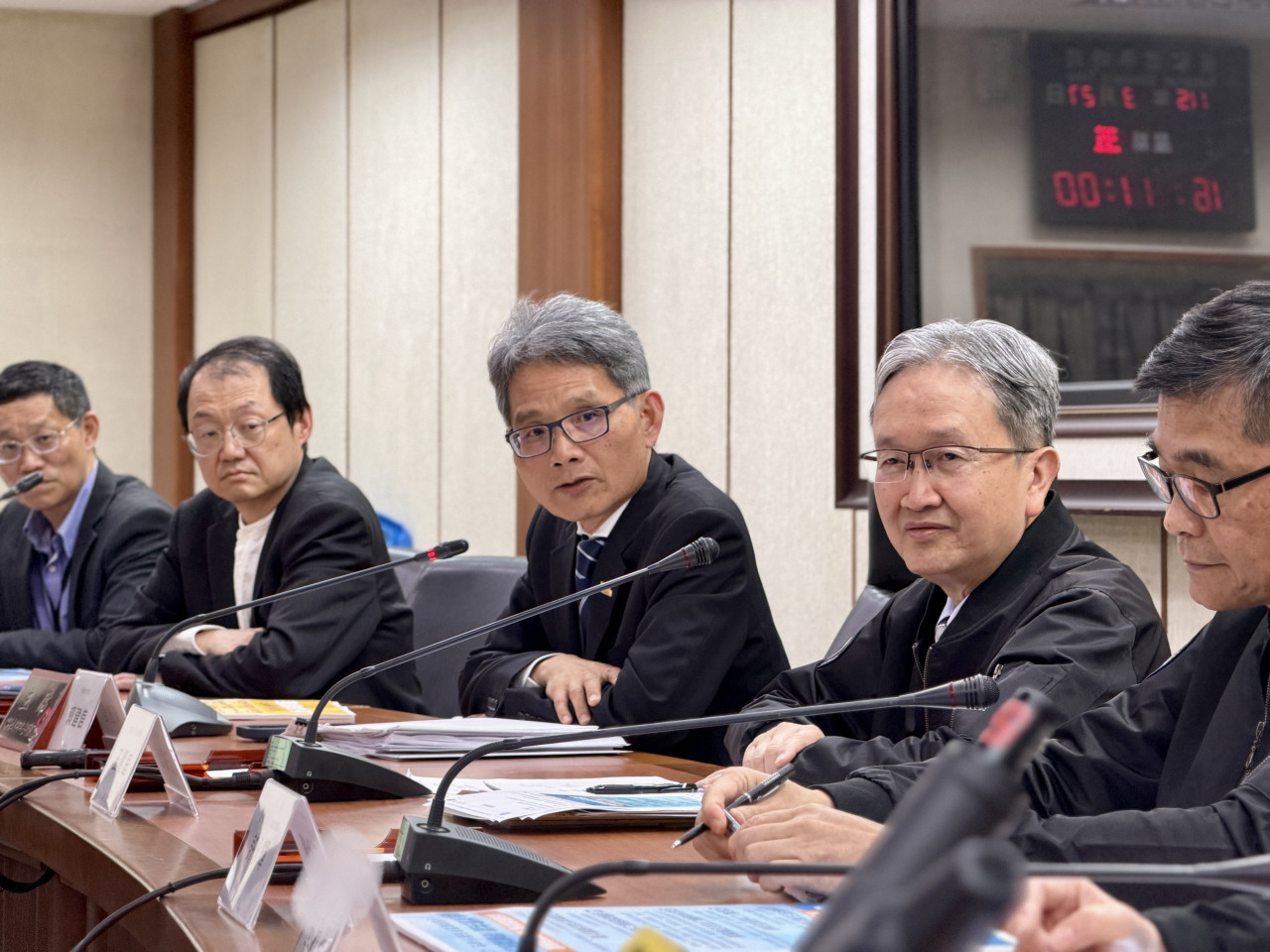 經濟部次長賴建信說明電價費率審議結果