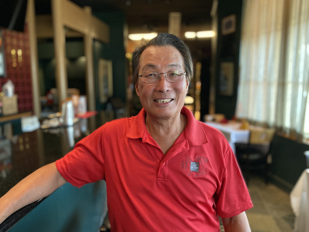 念MBA卻轉去開餐廳，用料理征服德州人味蕾、又跑去選市長！從芝麻雞到市政廳的「台灣人美國夢」