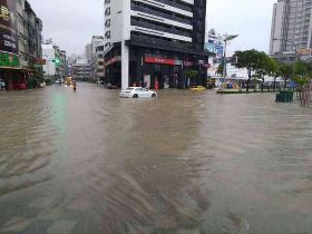 水淹高雄滯洪池挨批沒用？當地民眾：沒有它更慘