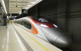 香港迎來高鐵時代！動感號首班列車開出