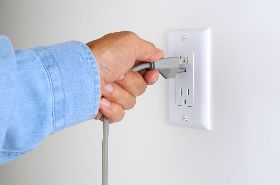 擬將家庭插座改4孔、220V？台電回應了