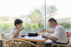 柯文哲失言稱台女不化妝嚇人　陳佩琪：嘴砲批評聽聽就過