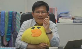 林佳龍「抱莎莉」坦言敗選有偷哭　預計捐出1239萬補助款