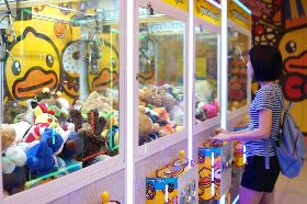 夾娃娃機太盛行！央行10元硬幣明年爆量發行