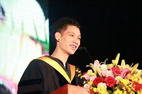 政大畢業典禮演講　林書豪：尋常使你平庸，癲狂讓你偉大