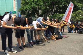 青年為拉低平均月薪「道歉」》近3萬人響應　僅10餘人到場…