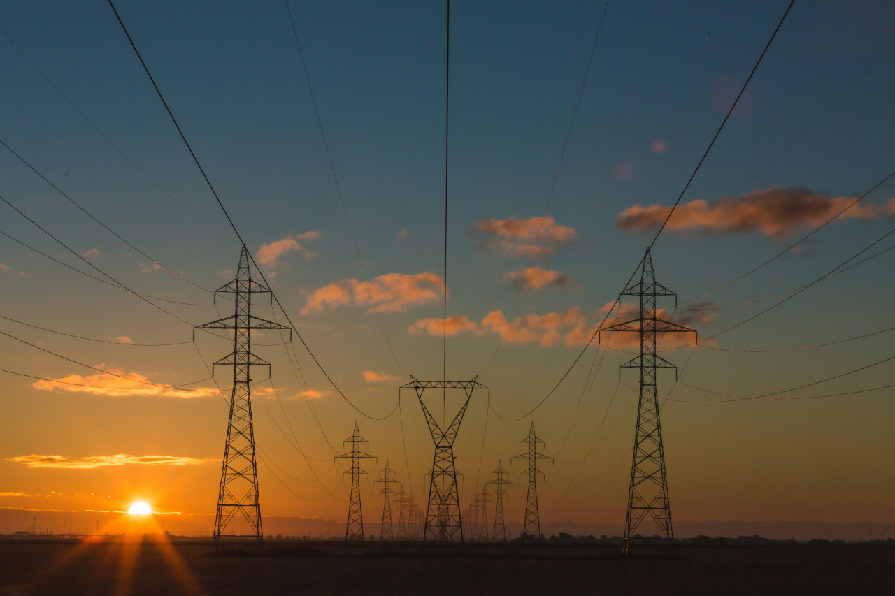 NextEra點名4大電力趨勢：電池儲能取代燃氣、資料中心推升電力需求，美能源市場迎向黃金時代