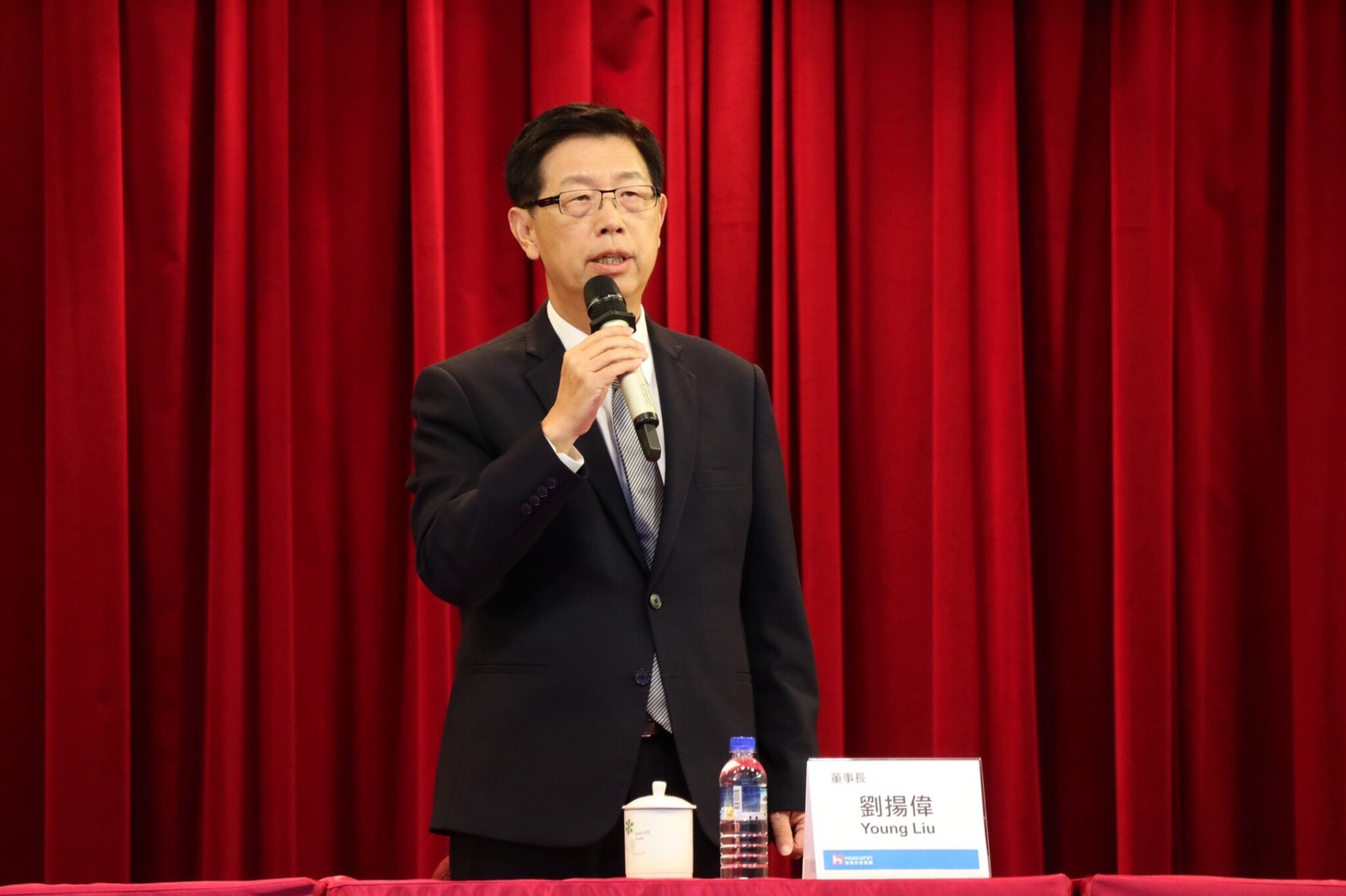 鴻海擬進軍晶圓代工！ 劉揚偉首度證實　競標大馬8吋廠　傳出價24億台幣   「年底會有結果」